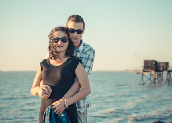 Photographe de couple au bord de mer en charente-maritime à Fouras