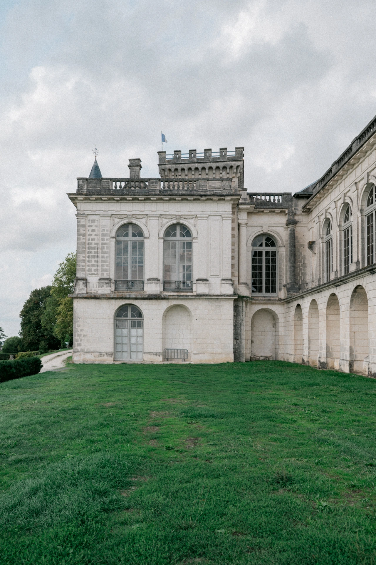 Photographe mariage fine art Angoulême Château de la Mercerie