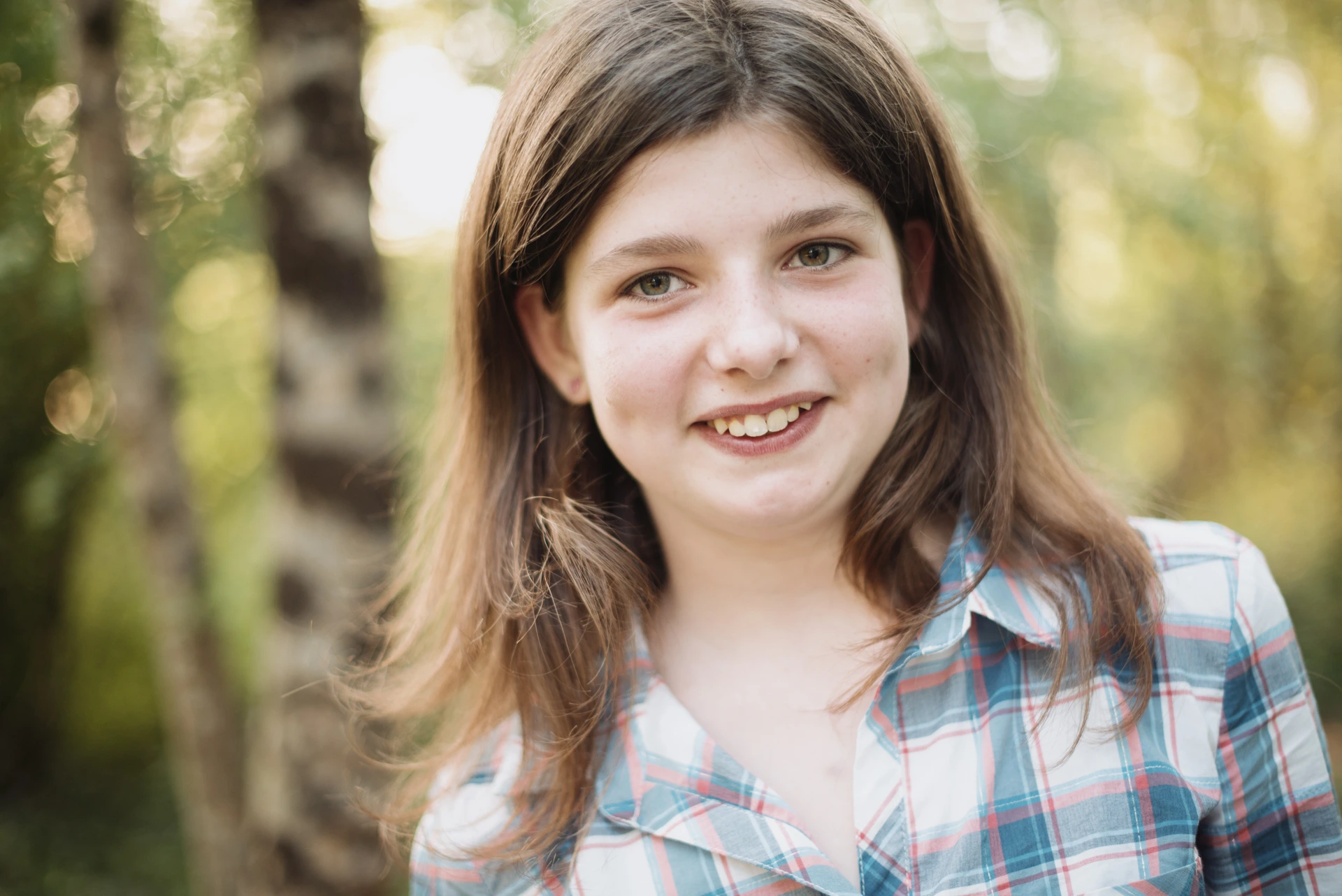 Portrait d'adolescente en lumière naturelle à Nersac – photographe portrait enfant Charente Alexandre Topolewski