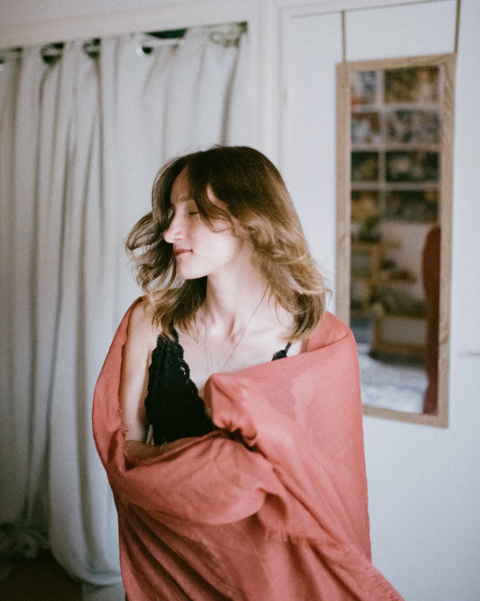 Séance boudoir en lumière naturelle à Chasseneuil — Charente Fine Art