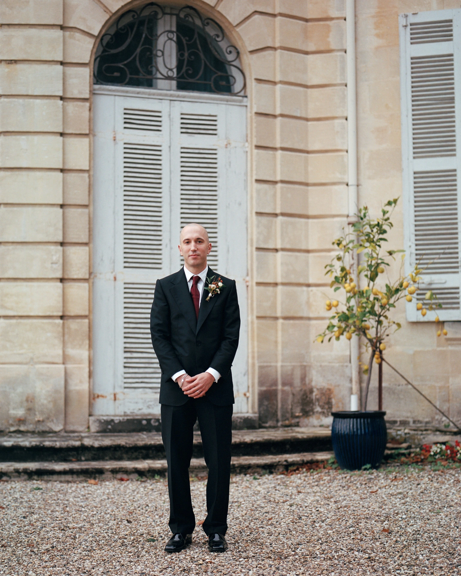 Portrait du marié au Château du Taillan en Gironde