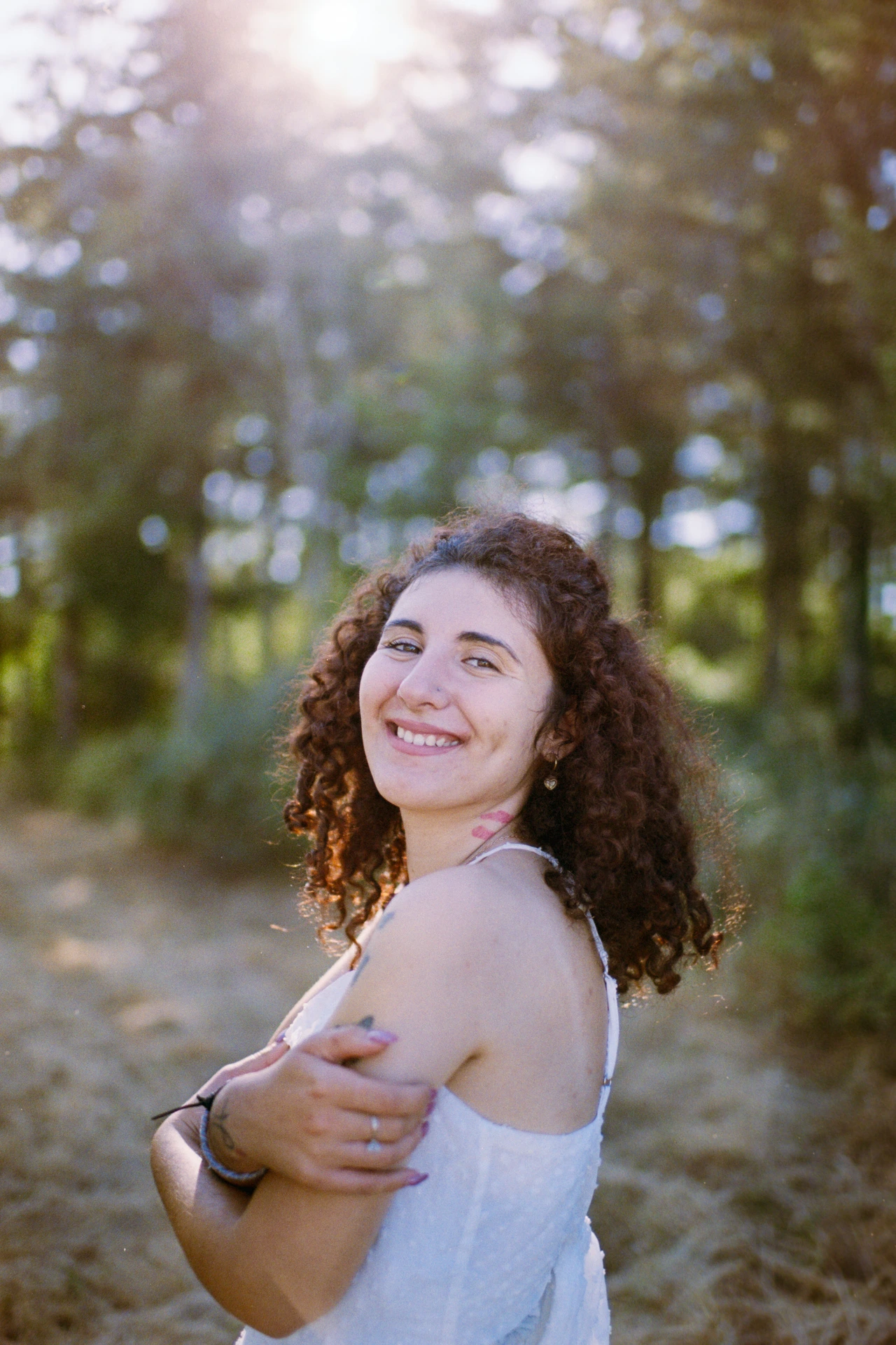 Portrait argentique à contre-jour, Kodak Portra 160 — Écuras, Charente